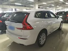 2021 Volvo XC60 4WD Luxury, белый — фото 7