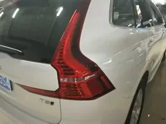 2021 Volvo XC60 4WD Luxury, белый — фото 8