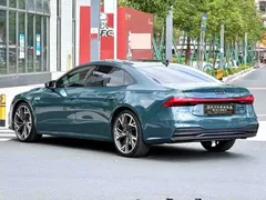 2022 Audi A7L 55 TFSI quattro S-line Edition One, зелёный — фото 5