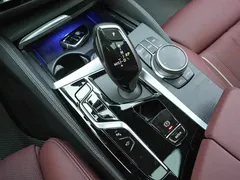 2022 BMW 5 Series 530Li Premium M Sport Package, чёрный — фото 10