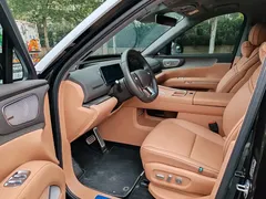 2026 Leapmotor D19 EREV 500 Premium 7-seat, чёрный — фото 4