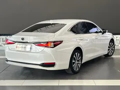 2021 Lexus ES 260, белый — фото 4