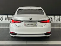 2021 Lexus ES 260, белый — фото 5
