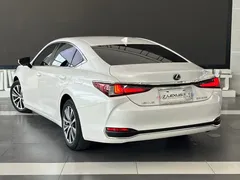 2021 Lexus ES 260, белый — фото 6