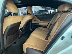 2021 Lexus ES 260, белый — фото 10