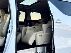 2021 Toyota Alphard Hybrid 2.5L Luxury, белый — фото 4
