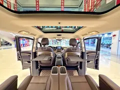2022 Mercedes-Benz V-Class V 260 L Long Wheelbase Premium, чёрный — фото 12