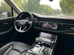 2022 Audi Q7 55 TFSI quattro S line Sport, чёрный — фото 13