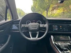 2022 Audi Q7 55 TFSI quattro S line Sport, чёрный — фото 14