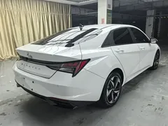 2021 Hyundai Elantra 1.5L CVT LUX Premium, белый — фото 6