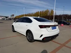 2023 Kia Cerato 1.5L CVT Comfort, белый — фото 6