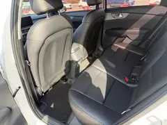 2023 Kia Cerato 1.5L CVT Comfort, белый — фото 7