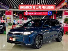 2024 Aito M7 1.5T Smart Driving 4WD Ultra 5-seat, синий — фото 1