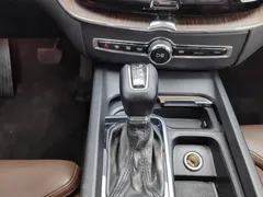 2021 Volvo XC60 4WD Luxury, синий — фото 13