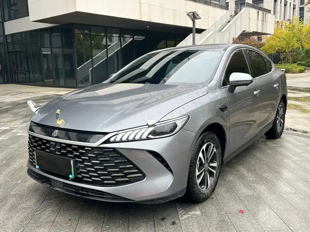 2025 BYD Qin PLUS DM-i PHEV 120KM