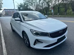 2022 Geely Emgrand 4th Gen 1.5L CVT Luxury, белый — фото 3