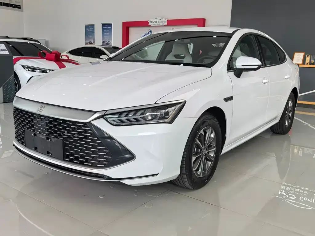 2023 BYD Qin PLUS Champion DM-i PHEV 55KM Leading
