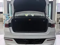 2023 BYD Qin PLUS Champion DM-i PHEV 55KM Leading, белый — фото 4