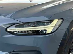 2023 Volvo V90 Cross Country B5 AWD — фото 3