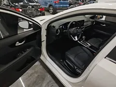 2021 Kia Cerato 1.5L CVT Fashion, белый — фото 16