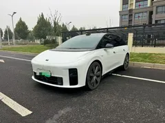2025 Li Auto i6 4WD Standard, белый — фото 1