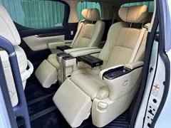 2021 Toyota Vellfire Hybrid 2.5L HV Premium, белый — фото 10