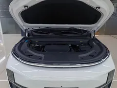 2025 Li Auto L9 Smart Refresh, белый — фото 19
