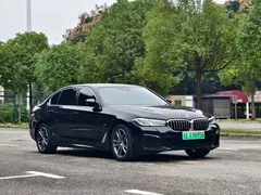 2022 BMW 5 Series 535Le PHEV M Sport Package, чёрный — фото 3