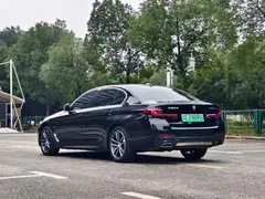 2022 BMW 5 Series 535Le PHEV M Sport Package, чёрный — фото 9