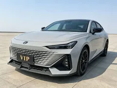 2022 Changan UNI-V 1.5T Premium — фото 1