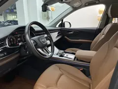 2021 Audi Q7 55 TFSI quattro S line Sport, чёрный — фото 15