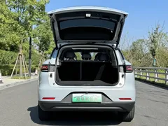 2023 Leapmotor C11 EREV 200 Comfort — фото 11