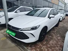 2025 BYD Qin PLUS DM-i PHEV Smart Driving 55km Leading, белый — фото 1