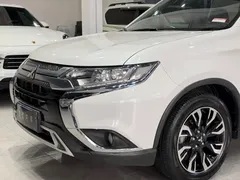 2020 Mitsubishi Outlander 2.0L 2WD 5-seat, белый — фото 3