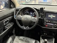 2020 Mitsubishi Outlander 2.0L 2WD 5-seat, белый — фото 12