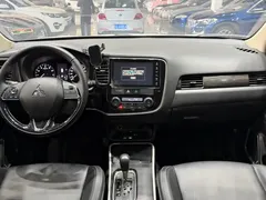 2020 Mitsubishi Outlander 2.0L 2WD 5-seat, белый — фото 13