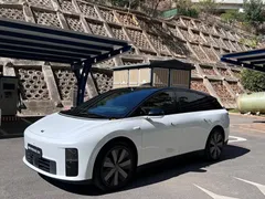 2025 Li Auto i6 4WD Standard, белый — фото 1