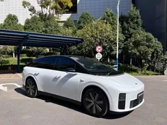 2025 Li Auto i6 4WD Standard, белый — фото 3