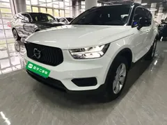 2022 Volvo XC40 4WD Fashion, белый — фото 1
