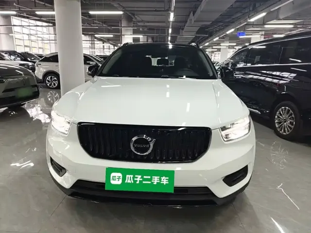 2022 Volvo XC40 4WD Fashion