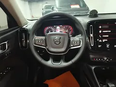 2022 Volvo XC40 4WD Fashion, белый — фото 11