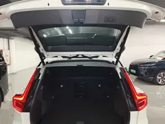 2022 Volvo XC40 4WD Fashion, белый — фото 19