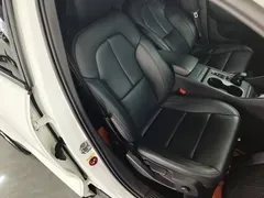 2022 Volvo XC40 4WD Fashion, белый — фото 25