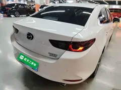 2021 Mazda 3 2.0L AT, белый — фото 7