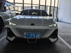 2023 Changan UNI-V 1.5T Sport, белый — фото 2
