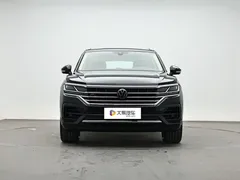 2021 Volkswagen Touareg 3.0TSI Black Sport Package, чёрный — фото 2