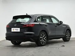 2021 Volkswagen Touareg 3.0TSI Black Sport Package, чёрный — фото 3