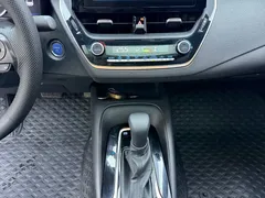 2022 Toyota Levin Hybrid 1.8H E-CVT Luxury, белый — фото 12