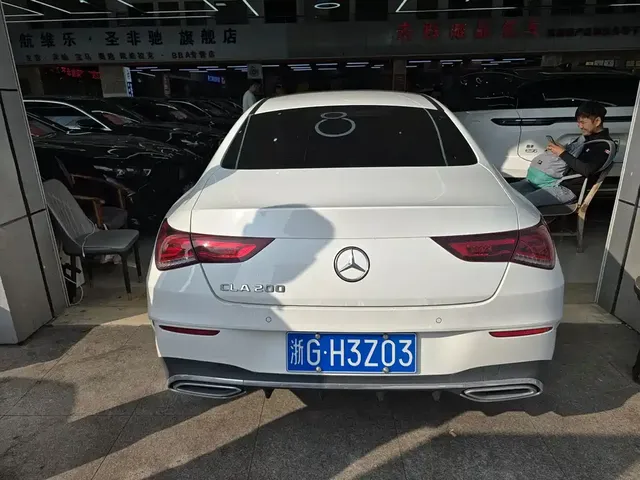 2022 Mercedes-Benz CLA 200