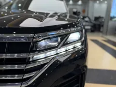 2020 Volkswagen Touareg 3.0TSI, чёрный — фото 22